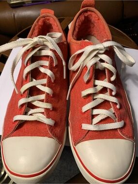 UGG Australia Evera 1885 Canvas, Orange Shearling-Lined  Sneakers
